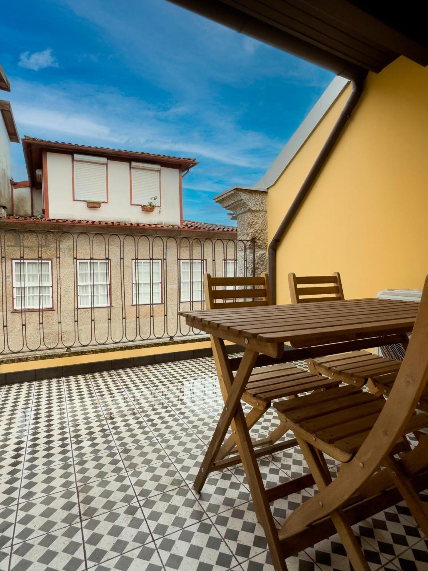 Aparthotel Largo Da Oliveira Guimaraes Exterior photo